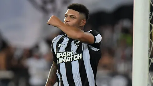 Luis Henrique durante confronto contra o Internacional no Brasileirão 2023.