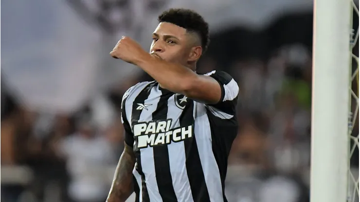 Luis Henrique durante confronto contra o Internacional no Brasileirão 2023.