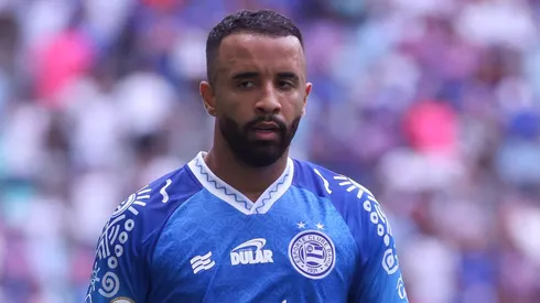 Caio Alexandre durante confronto contra o Athletico-PR no Brasileirão 2024.