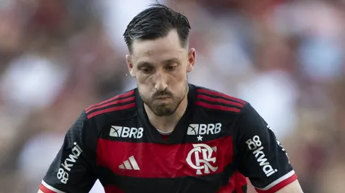 Matías Viña em paritda pelo Flamengo. Foto: Jorge Rodrigues/AGIF