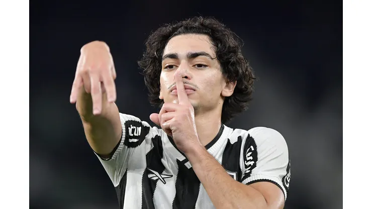 Matheus Nascimento durante confronto contra o Volta Redonda no Campeonato Carioca de 2025.