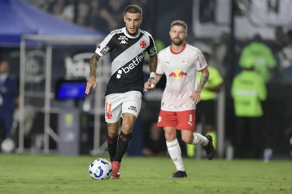 MagemRJ – RIO DE JANEIRO – 31/05/2025 – BRASILEIRO A 2025, VASCO X BRAGANTINO – Coutinho jogador do Vasco durante partida contra o Bragantino no estadio Sao Januario pelo campeonato Brasileiro A 2025. Foto: Thiago Ribeiro/AGIF