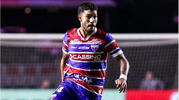 Mancuso jogador do Fortaleza durante partida contra o Sao Paulo no estadio Morumbi pelo campeonato Brasileiro A 2025. Foto: Fabio Giannelli/AGIF