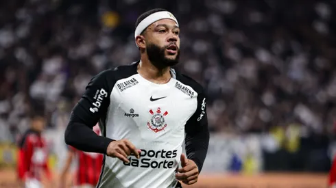 SP – SAO PAULO – 01/06/2025 – BRASILEIRO A 2025, CORINTHIANS X VITORIA – Memphis Depay jogador do Corinthians durante partida contra o Vitoria no estadio Arena Corinthians pelo campeonato Brasileiro A 2025. Foto: Fabio Giannelli/AGIF