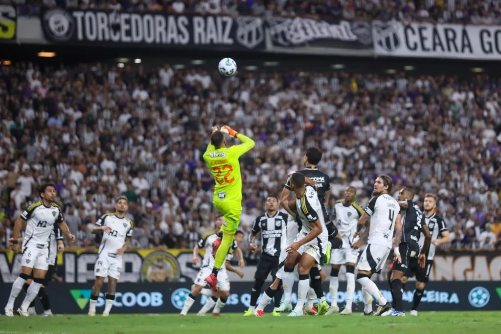 Everson goleiro do Atletico-MG durante partida contra o Ceara no estadio Arena Castelao pelo campeonato Brasileiro A 2025. Foto: Lucas Emanuel/AGIF