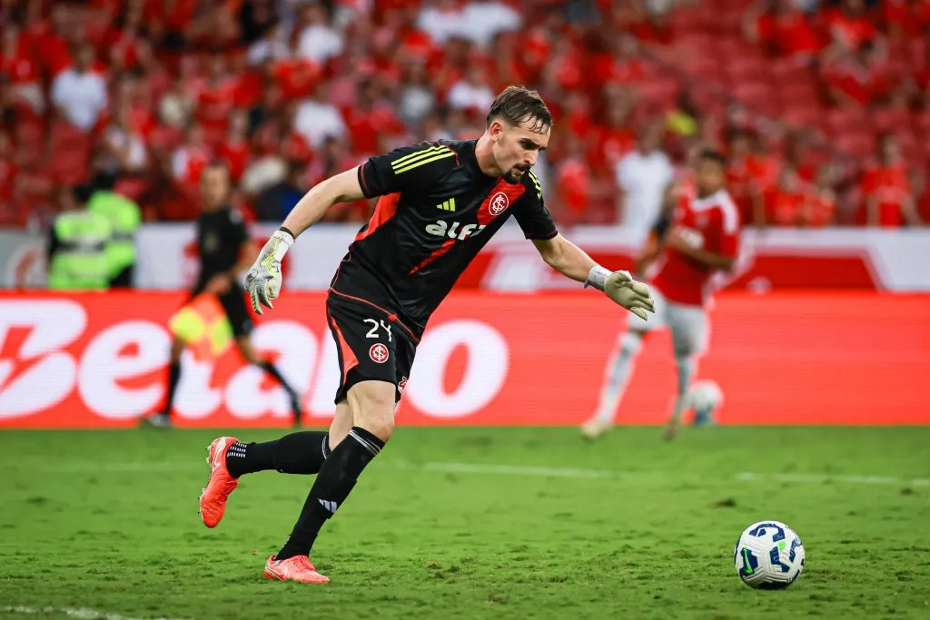 RS – PORTO ALEGRE – 26/04/2025 – BRASILEIRO A 2025, INTERNACIONAL X JUVENTUDE – Anthoni goleiro do Internacional durante partida contra o Juventude no estadio Beira-Rio pelo campeonato Brasileiro A 2025. Foto: Maxi Franzoi/AGIF