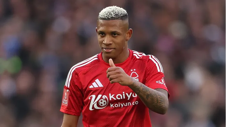 Danilo em partida pelo Nottingham Forest. (Photo by Alex Pantling/Getty Images)