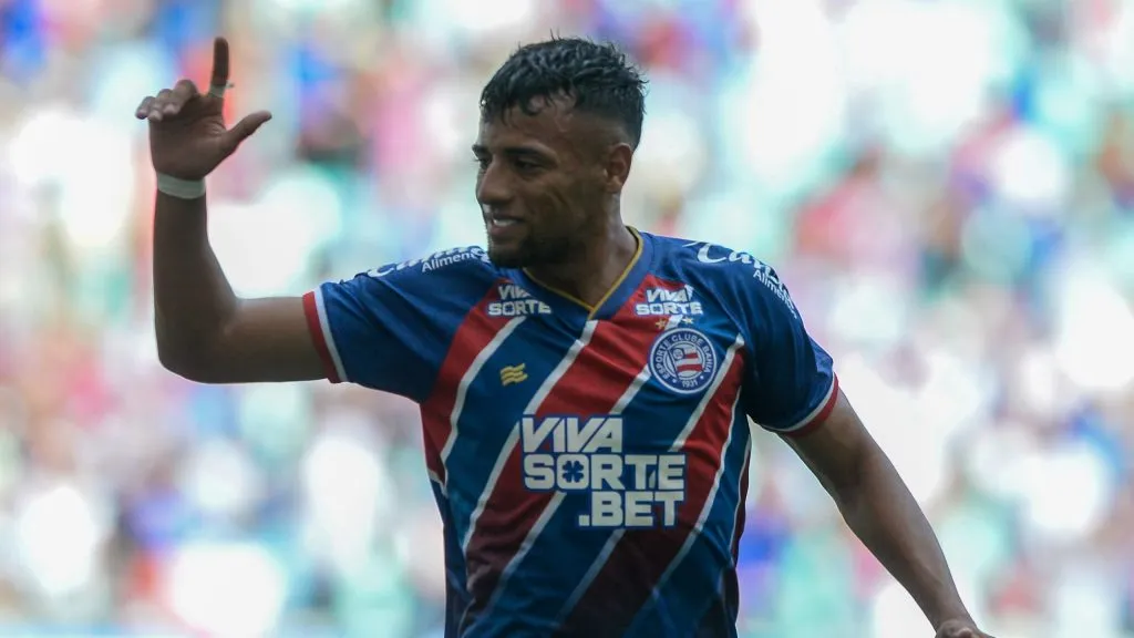 Lucho Rodriguez jogador do Bahia comemora seu gol com jogadores do seu time durante partida contra o Colo-Colo no estadio Arena Fonte Nova pelo campeonato Baiano 2025. Foto: Jhony Pinho/AGIF