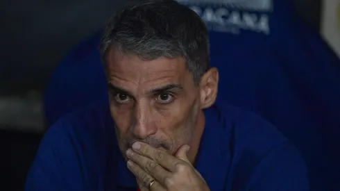 Juan Pablo Vojvoda tecnico do Fortaleza durante partida contra o Flamengo no estadio Maracana pelo campeonato Brasileiro A 2025. Foto: Thiago Ribeiro/AGIF