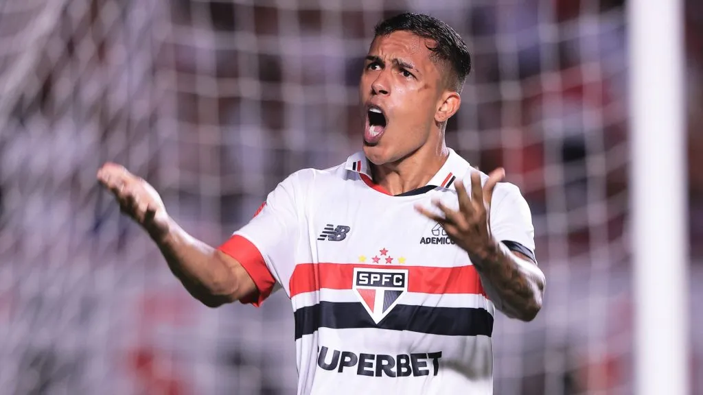 Igor Vinícius lamentando em partida pelo São Paulo. Foto: Ettore Chiereguini/AGIF
