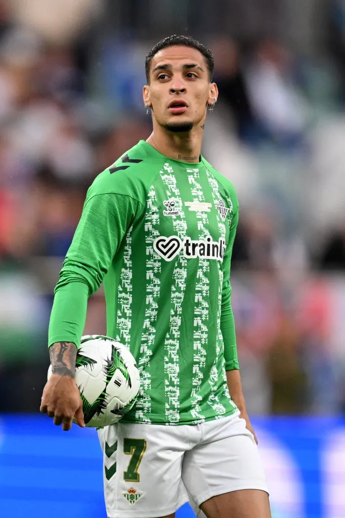 WROCLAW, POLAND – MAY 28: Antony of Real Betis looks on during the warm up ahead of the UEFA Conference League Final 2025 between Real Betis Balompie and Chelsea FC at Stadion Wroclaw on May 28, 2025 in Wroclaw, Poland. (Photo by Stuart Franklin/Getty Images)