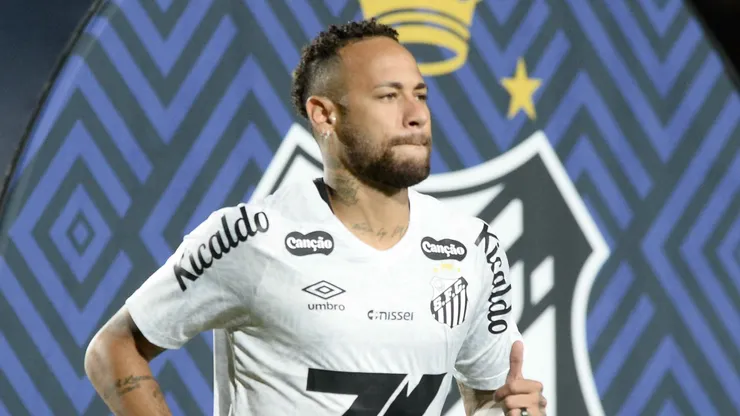BA - SALVADOR - 25/05/2025 - BRASILEIRO A 2025, VITORIA X SANTOS - Neymar jogador do Santos durante aquecimento antes da partida contra o Vitoria no estadio Barradao pelo campeonato Brasileiro A 2025. Foto: Jhony Pinho/AGIF