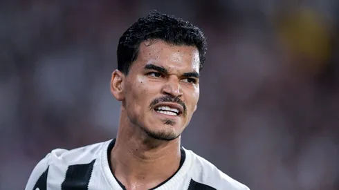 Danilo Barbosa pode deixar o Botafogo.