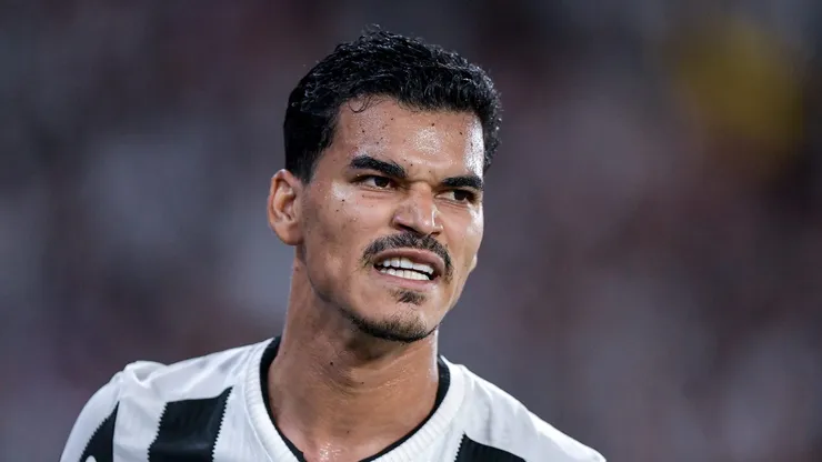 Danilo Barbosa pode deixar o Botafogo.