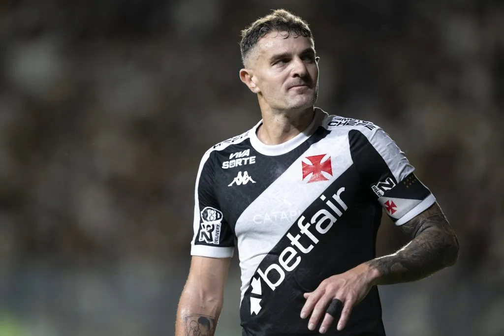 Suposta amante de Payet afirmou que o atleta não gostava de Vegetti – Foto: Jorge Rodrigues/AGIF.