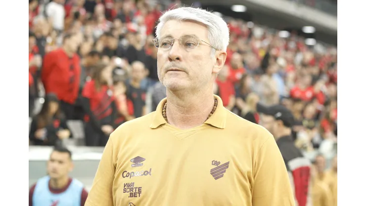 Odair Hellmann, treinador do Athlético-PR