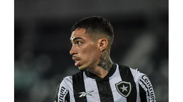 Hugo, jogador do Botafogo