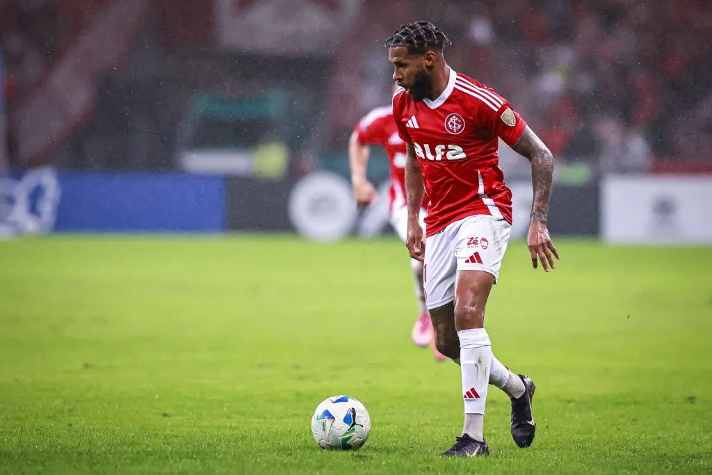 RS – PORTO ALEGRE – 28/05/2025 – COPA LIBERTADORES 2025, INTERNACIONAL X BAHIA – Wesley jogador do Internacional durante partida contra o Bahia no estadio Beira-Rio pelo campeonato Copa Libertadores 2025. Foto: Maxi Franzoi/AGIF