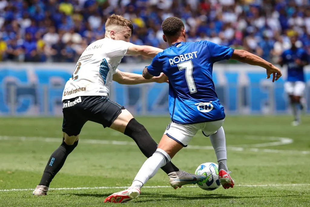 MG – BELO HORIZONTE – 15/10/2023 – COPA DO BRASIL SUB-2020 2023, CRUZEIRO X GREMIO – Robert jogador do Cruzeiro durante partida contra o Gremio no estadio Mineirao pelo campeonato Copa Do Brasil Sub-2020 2023. Foto: Gilson Lobo/AGIF