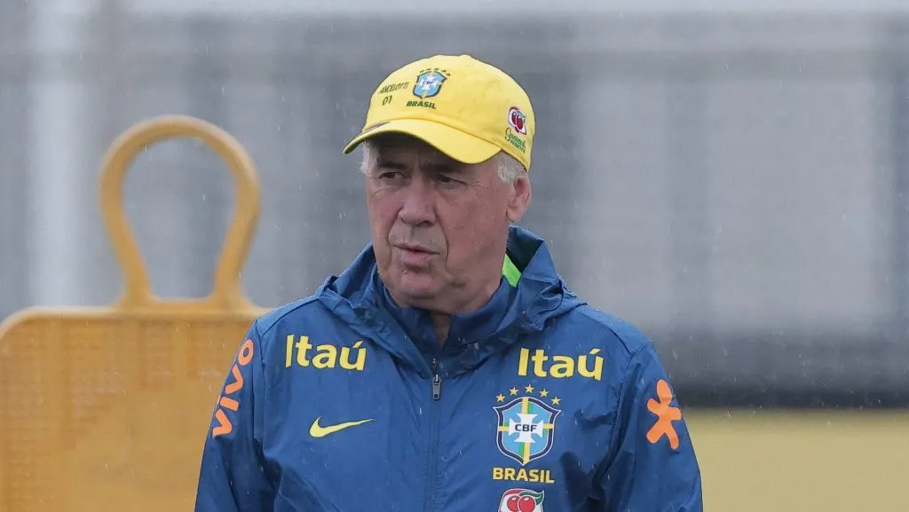 Carlo Ancelotti, treinador do Brasil, durante treino no Centro de Treinamento CT Joaquim Grava