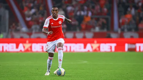 Robert Renan jogador do Internacional durante partida contra o Palmeiras no estadio Beira-Rio pelo campeonato Brasileiro A 2024.