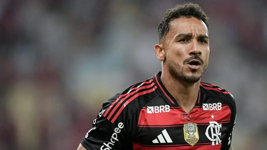 Danilo fez um gol contra o Chelsea – Foto: Thiago Ribeiro/AGIF.