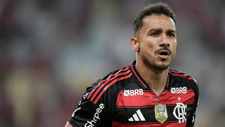 Danilo em partida pelo Flamengo. Foto: Thiago Ribeiro/AGIF