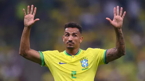 Danilo em campo pela Seleção Brasileira. (Photo by Laurence Griffiths/Getty Images)