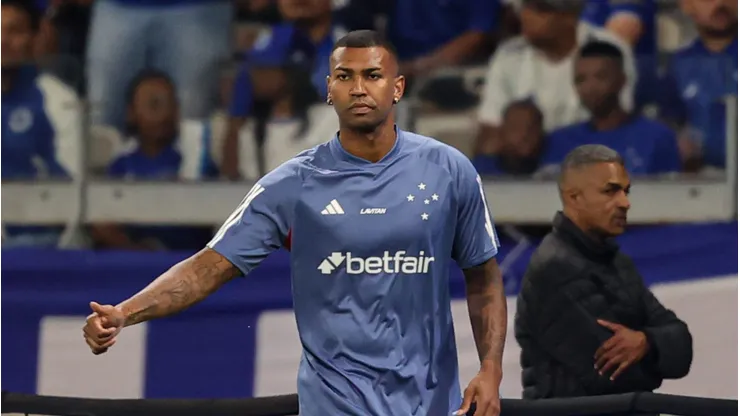 Walace continuará no Cruzeiro.