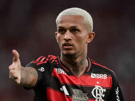 Flamengo mira venda de Wesley após Mundial, mas lateral tem ‘ameaça’ interna