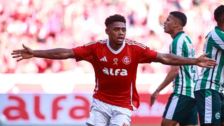 RS - PORTO ALEGRE - 26/04/2025 - BRASILEIRO A 2025, INTERNACIONAL X JUVENTUDE - Victor Gabriel jogador do Internacional comemora seu gol durante partida contra o Juventude no estadio Beira-Rio pelo campeonato Brasileiro A 2025. Foto: Maxi Franzoi/AGIF