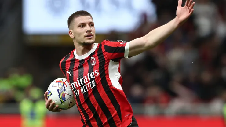 MILAN, ITALY - APRIL 05: Luka Jovic of AC Milan celebrates after scoring their team's secon goal during the Serie A match between AC Milan and ACF Fiorentina at Stadio Giuseppe Meazza on April 05, 2025 in Milan, Italy. (Photo by Marco Luzzani/Getty Images)