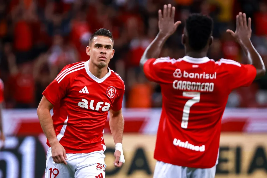 SP – PORTO ALEGRE – 06/04/2025 – BRASILEIRO A 2025, INTERNACIONAL X CRUZEIRO – Rafael Borre jogador do Internacional comemora seu gol durante partida contra o Cruzeiro no estadio Beira-Rio pelo campeonato Brasileiro A 2025. Foto: Maxi Franzoi/AGIF