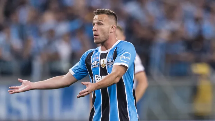 RS - Porto Alegre - 22/11/2017 - Libertadores 2017, Gremio x Lanus - Arthur do Gremio durante partida no Estadio Arena do Gremio pela Libertadores 2017. Foto: Jeferson Guareze/AGIF
