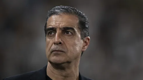 RJ – RIO DE JANEIRO – 04/06/2025 – BRASILEIRO A 2025, BOTAFOGO X CEARA – Renato Paiva tecnico do Botafogo durante partida contra o Ceara no estadio Engenhao pelo campeonato Brasileiro A 2025. Foto: Jorge Rodrigues/AGIF