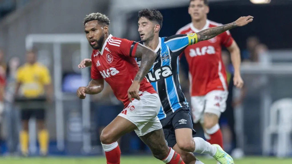 Wesley durante Gre-Nal pelo Campeonato Gaúcho 2025. Foto: Liamara Polli/AGIF