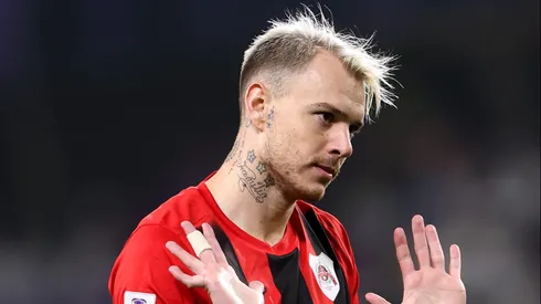 AL AIN, UNITED ARAB EMIRATES – FEBRUARY 03: Roger Guedes of Al-Rayyan SC gestures during the AFC Champions League Elite match between Al Ain and Al-Rayyan at Hazza bin Zayed Stadium on February 03, 2025 in Al Ain, United Arab Emirates. (Photo by Francois Nel/Getty Images)