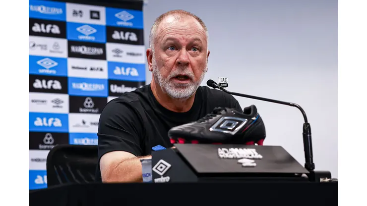 Mano Menezes, técnico do Grêmio