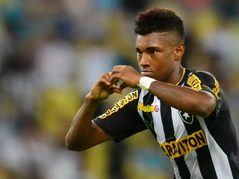 Vitinho, ex-Botafogo.