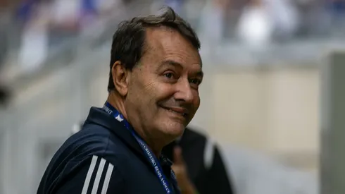 MG – BELO HORIZONTE – 04/05/2025 – BRASILEIRO A 2025, CRUZEIRO X FLAMENGO – Pedrinho Dirigente do Cruzeiro durante partida contra o Flamengo no estadio Mineirao pelo campeonato Brasileiro A 2025. Foto: Fernando Moreno/AGIF