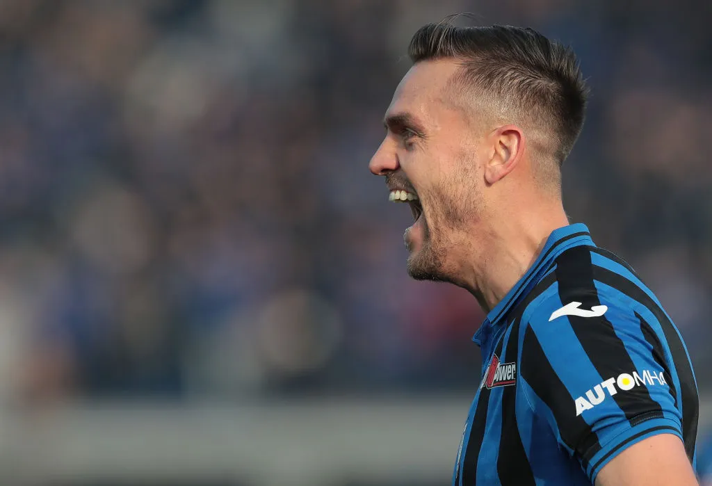 BERGAMO, ITALY – FEBRUARY 02:  Rafael Toloi of Atalanta BC celebrates after scoring the opening goal during the Serie A match between Atalanta BC and Genoa CFC at Gewiss Stadium on February 2, 2020 in Bergamo, Italy.  (Photo by Emilio Andreoli/Getty Images)
