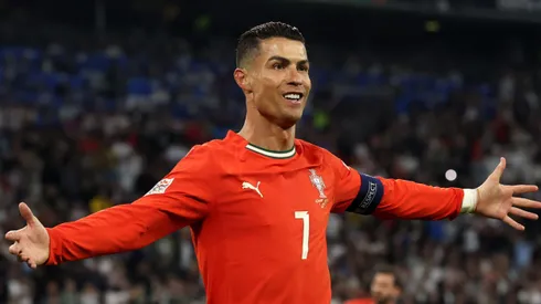 Cristiano Ronaldo comemorando gol pela seleção de Portugal. (Photo by Alexander Hassenstein/Getty Images)
