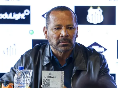 Pai de Neymar vê permanência do atacante no Santos com otimismo