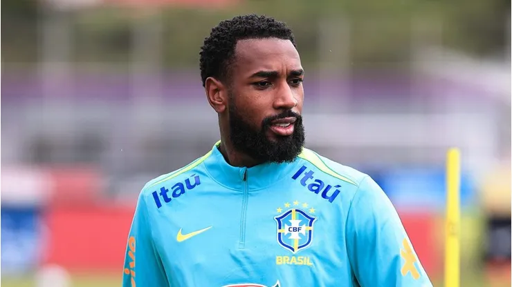 Gerson durante treino pela Seleção Brasileira no CT Joaquim Grava. Foto: Ettore Chiereguini/AGIF