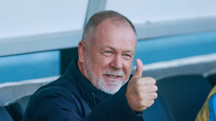 Mano poderá contar com Carballo no Grêmio.