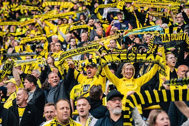 Torcedores do Borussia Dortmund –  (Photo by Hesham Elsherif/NurPhoto via Getty Images)