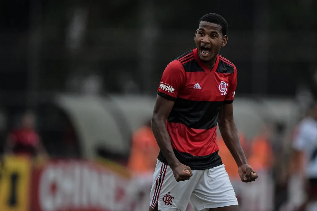 RJ – Rio de Janeiro – 26/10/2021 – BRASILEIRO SUB-20 2021, FLAMENGO X VASCO – Cleiton jogador do Flamengo durante partida contra o Vasco no estadio Gavea pelo campeonato BRASILEIRO SUB-20 2021. Foto: Thiago Ribeiro/AGIF