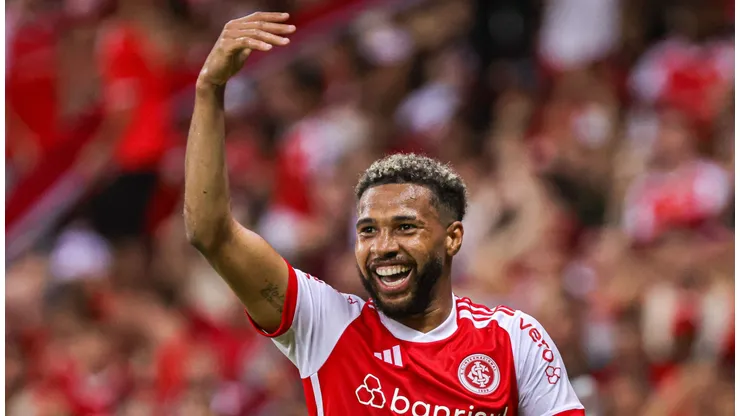 RS - PORTO ALEGRE - 05/11/2024 - BRASILEIRO A 2024, INTERNACIONAL X CRICIUMA - Wesley jogador do Internacional comemora seu gol durante partida contra o Criciuma no estadio Beira-Rio pelo campeonato Brasileiro A 2024. Foto: Maxi Franzoi/AGIF