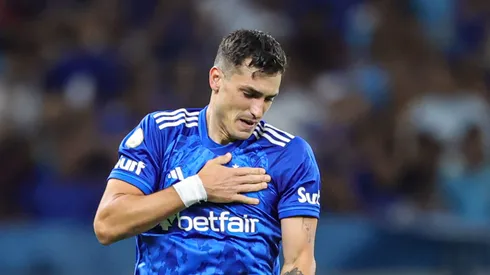 Dinenno rescindiu com o Cruzeiro.