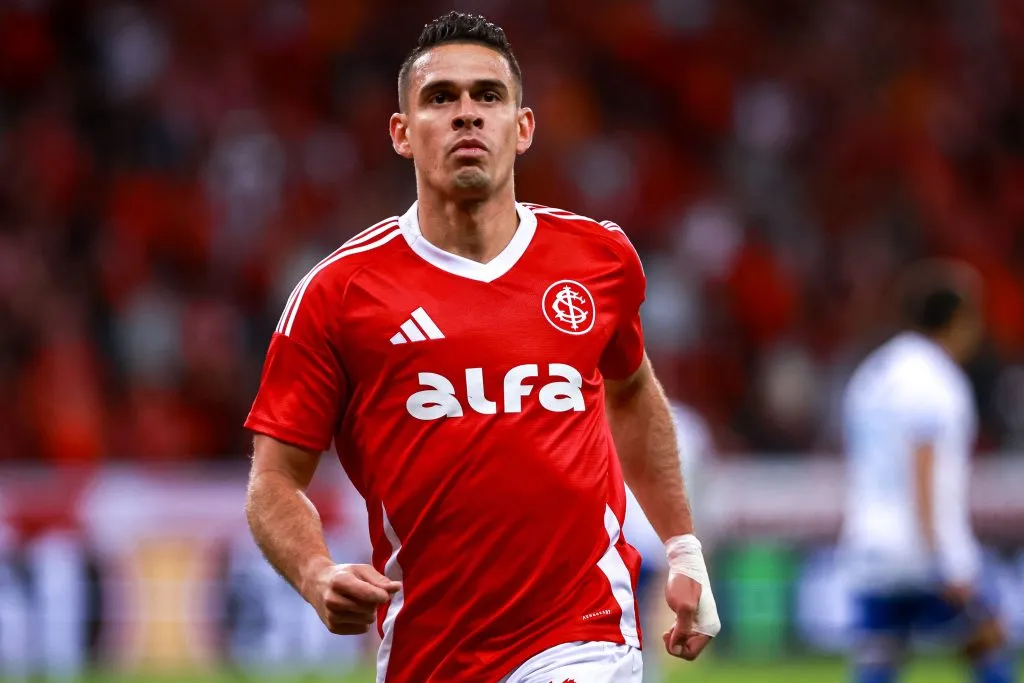 SP – PORTO ALEGRE – 06/04/2025 – BRASILEIRO A 2025, INTERNACIONAL X CRUZEIRO – Rafael Borre jogador do Internacional comemora seu gol durante partida contra o Cruzeiro no estadio Beira-Rio pelo campeonato Brasileiro A 2025. Foto: Maxi Franzoi/AGIF